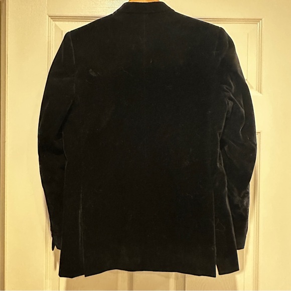 {preloved} Boy’s Classic Black Velvet Blazer - Picture 3 of 11